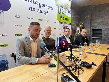 sezon 24/25 wisla atrakcje lodowisko