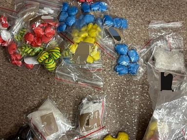 Zabezpieczono prawie 2 kg narkotyków