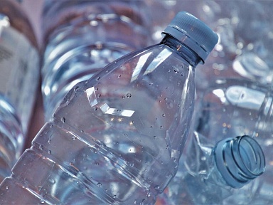Mikroplastik znaleziony już nawet w ludzkiej wątrobie. Hepatolog: to może mieć znaczenie