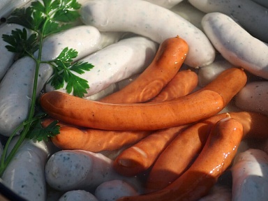 To się kryje w parówkach